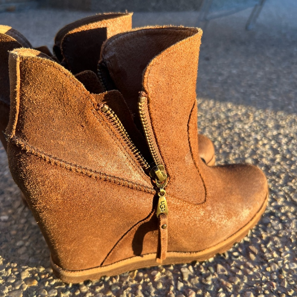 UGG Chestnut Sheepskin Lined Boots